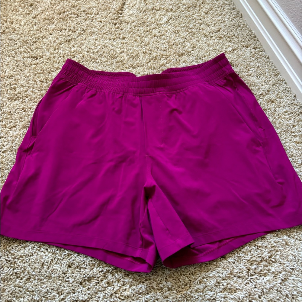 Men’s Lululemon brand new without tags size large 5’